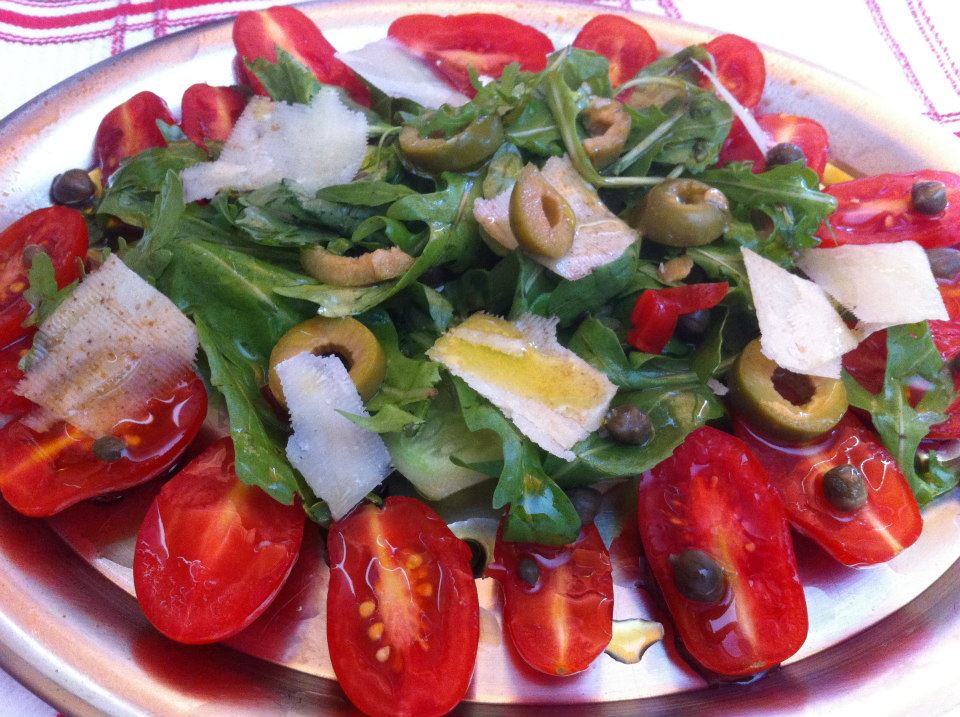 salata tomatinia roka1