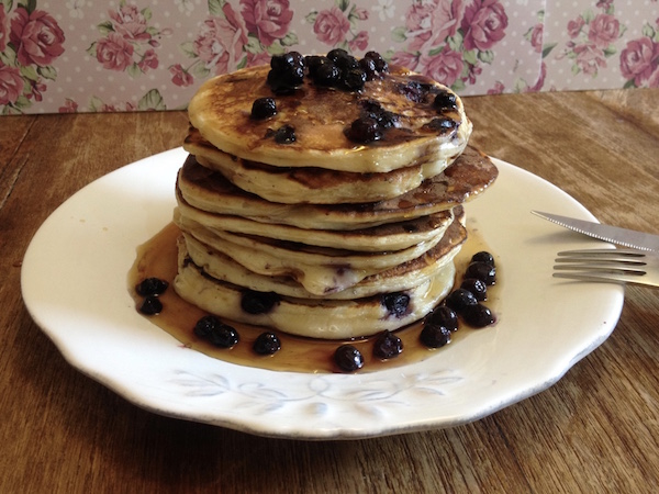 blueberries pancakes1